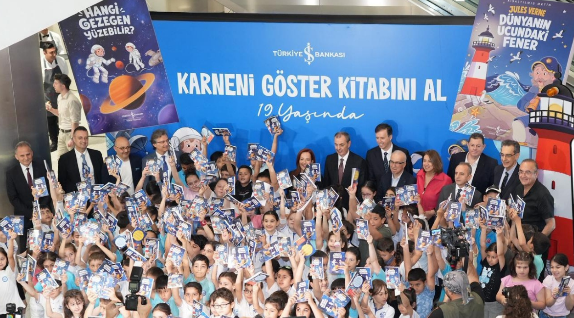 19 yılda çocuklarla buluşan 29 kitaplık kütüphane: Karneni Göster Kitabını Al